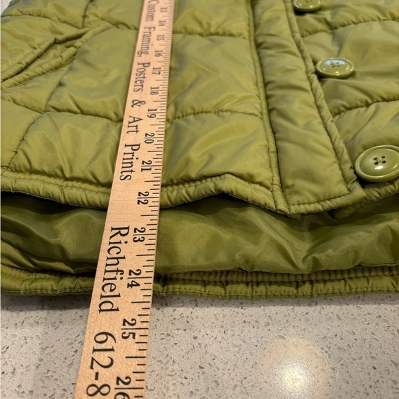 Studio Works Chartreuse Green Puffer Vest Medium Pockets Great laying Jacket EUC - Picture 10 of 11